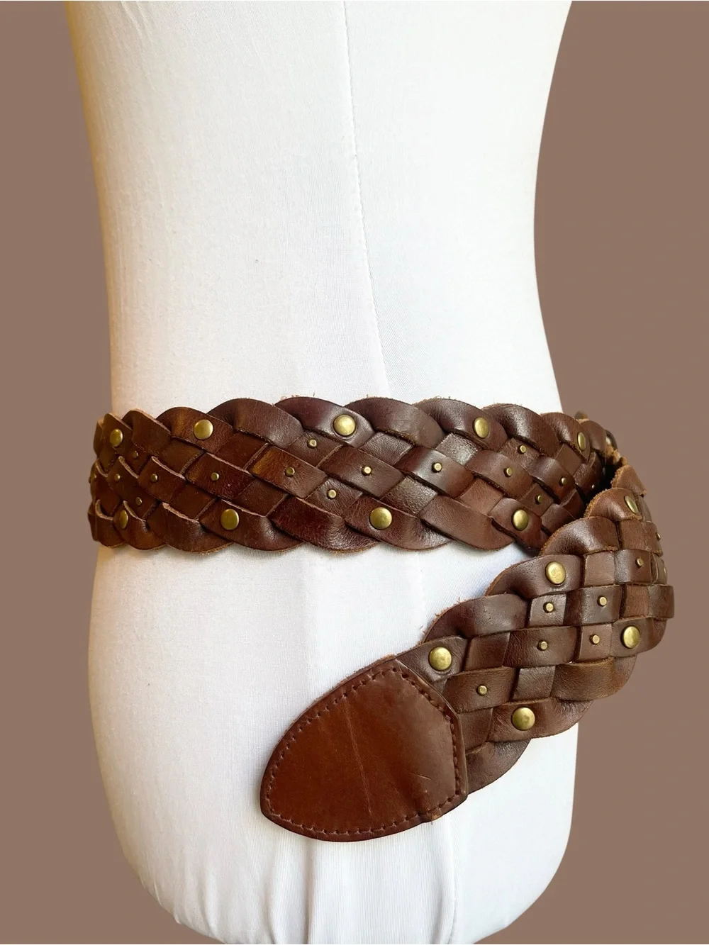 Wide Brown Braided Studded Leather Belt Circle Buckle Vintage Y2K Size L
